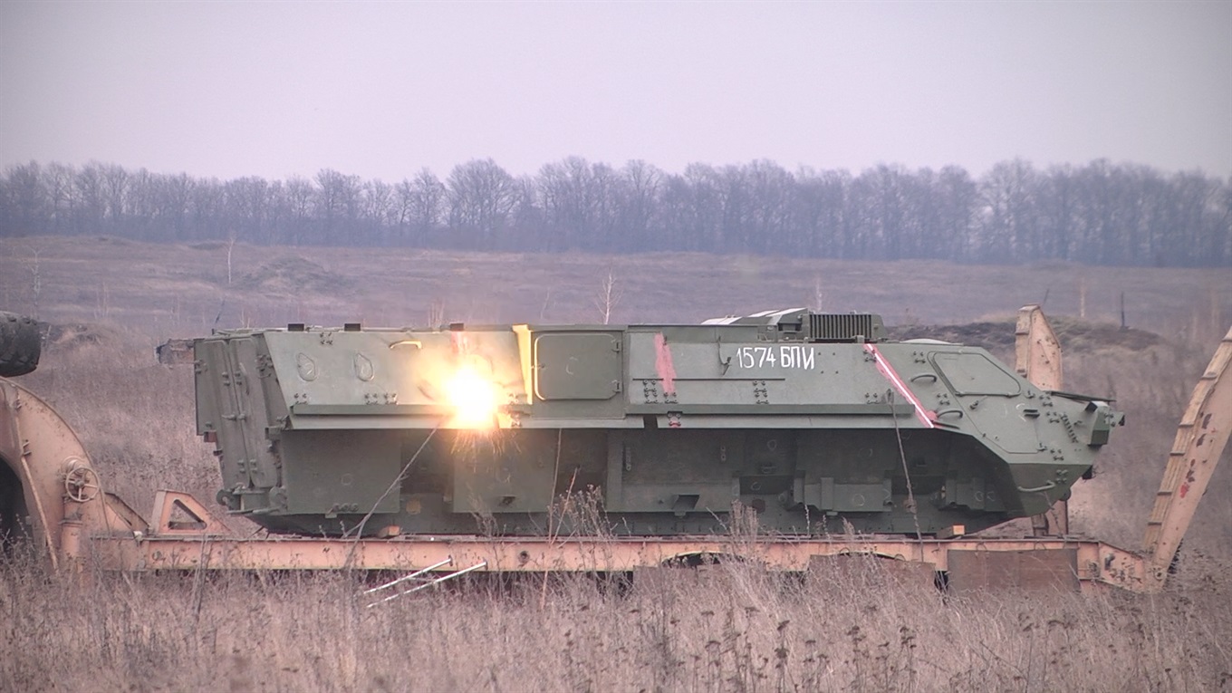 Лозівські корпуси БТРів не прострілюються, – репортаж з військового полігону