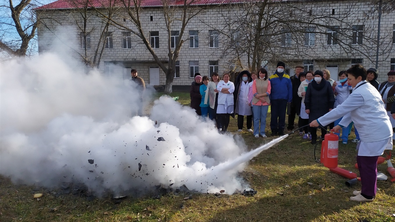 Пожар в инфекционной больнице: медперсонал, пациенты и спасатели приняли участие в учениях (видео)