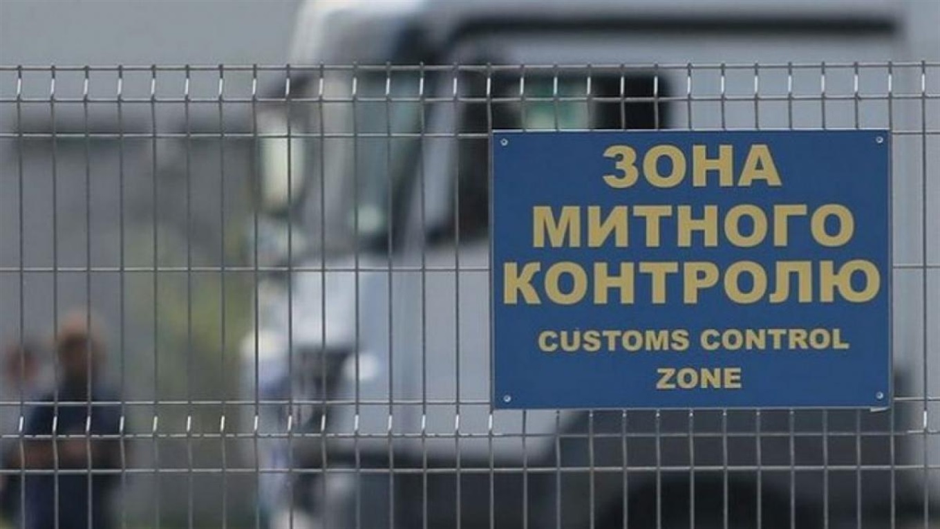  Начальники смен Галицкой таможни при поддержке местных силовиков возрождают контрабанду. 