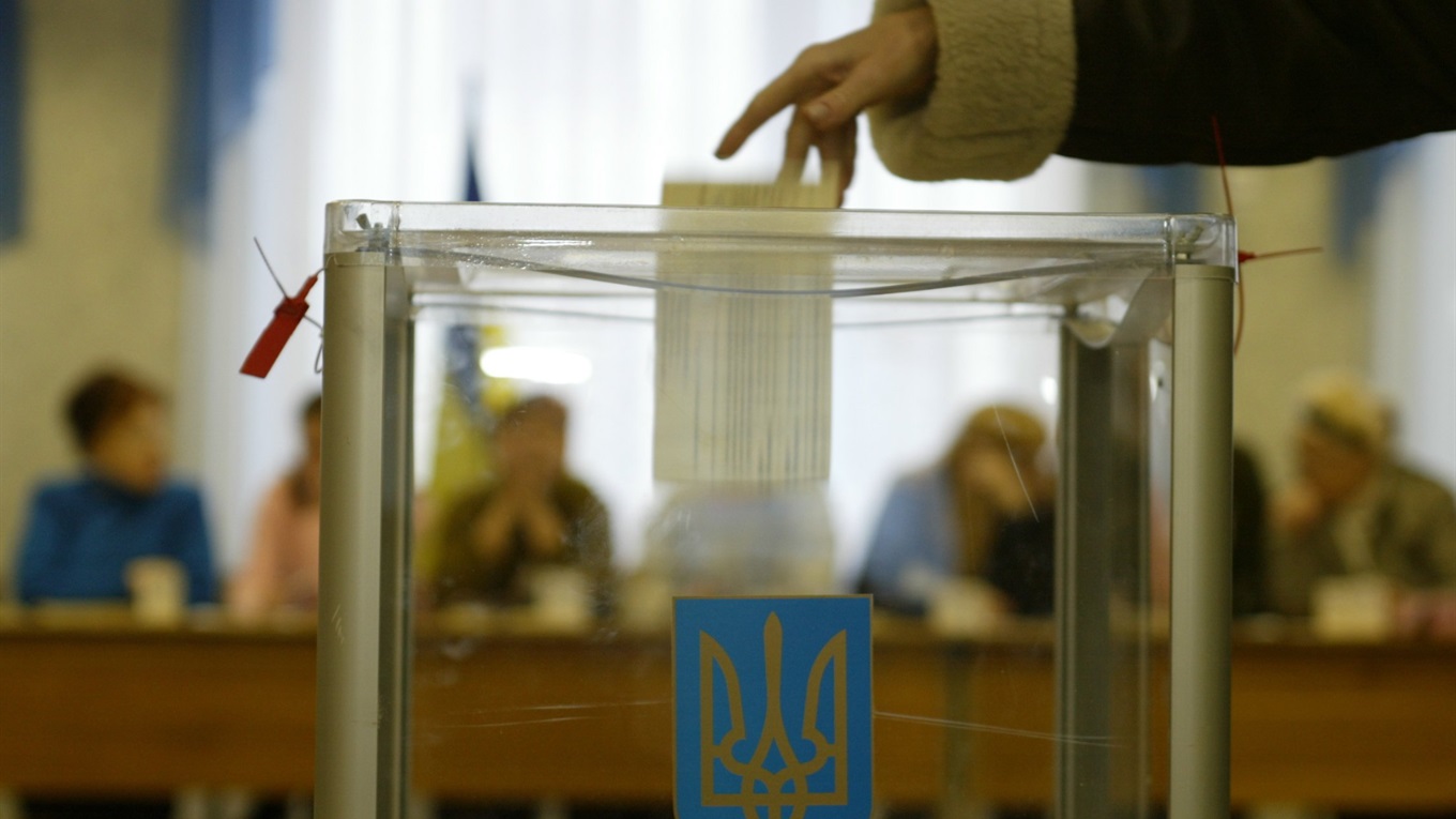 Представники трьох партій написали заяви у нардепи по 179 округу