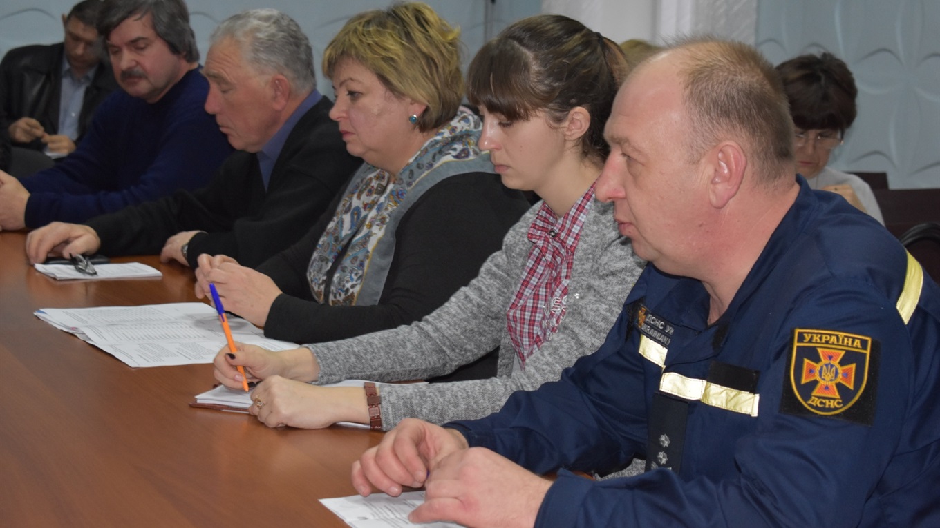 В Нижніх Сірогозах готуються до “зустрічі” з негодою: є запаси пального та 44 одиниці техніки 