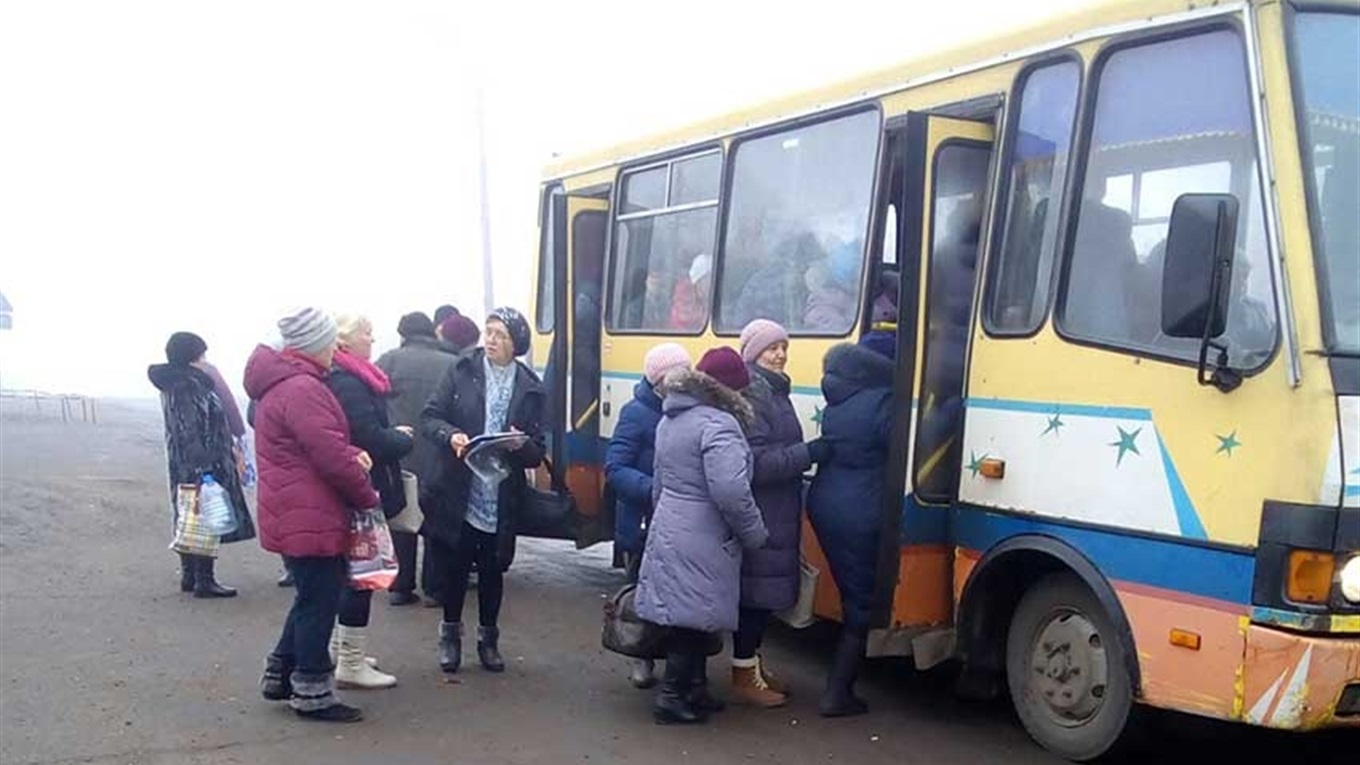 БФ "Карітас Маріуполь" запровадив безкоштовний проїзд для мешканців Волноваського району