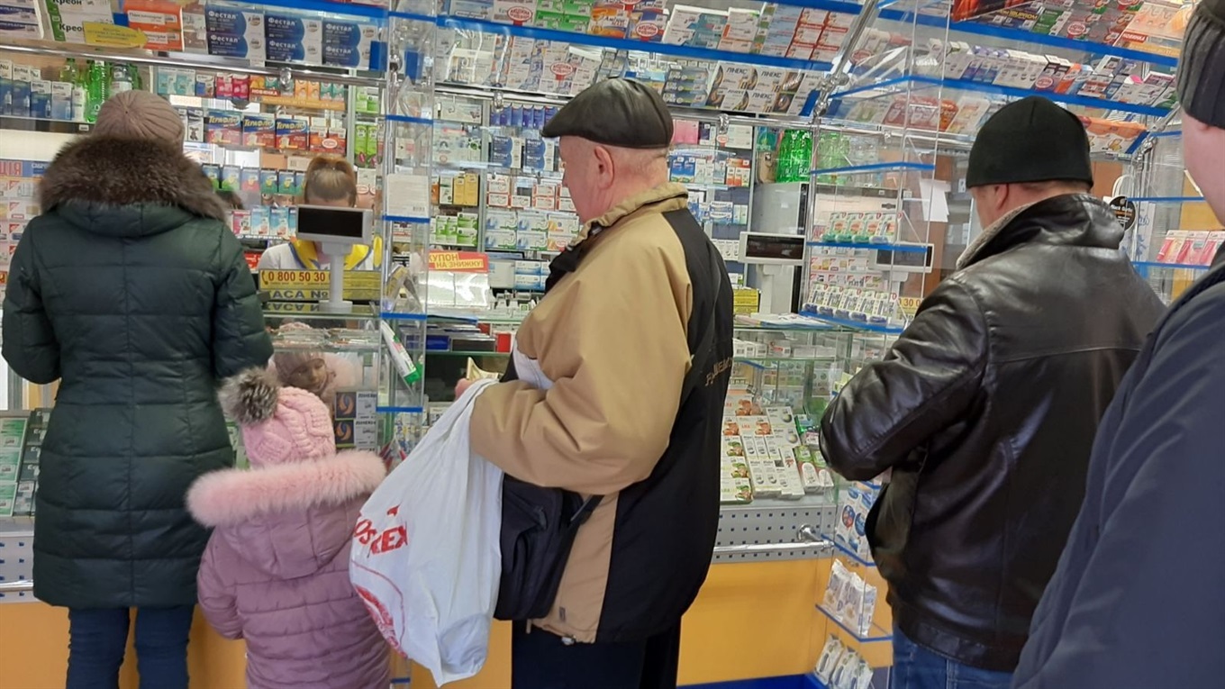 Маски в аптеках подорожали минимум вдвое. Мы прошлись по городу и узнали для вас цены 