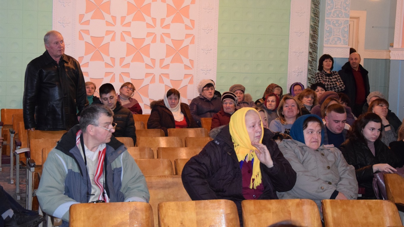 Громадські слухання: чи варто відбудовувати кінотеатр, якщо тренуватися можна у дитсадку?