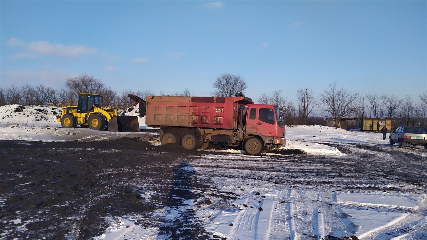 «Патріоти Добропілля» зупинили незаконний вивіз шламу зі Святогорівки