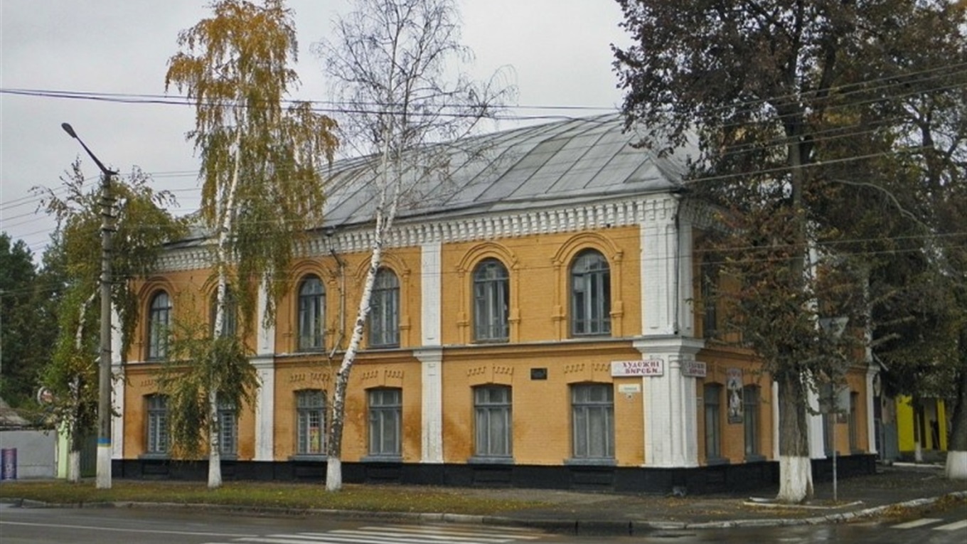 Фабрика художніх виробів продається. Що буде з унікальним підприємством?