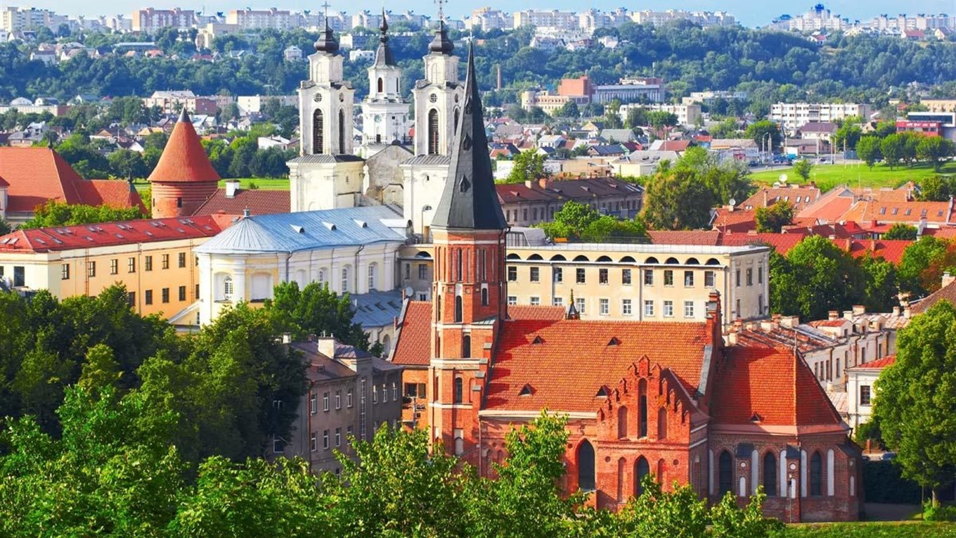 Зібралися у Литву чи Латвію? Чернігівський перевізник пропонує щоденні рейси з Чернігова і Києва
