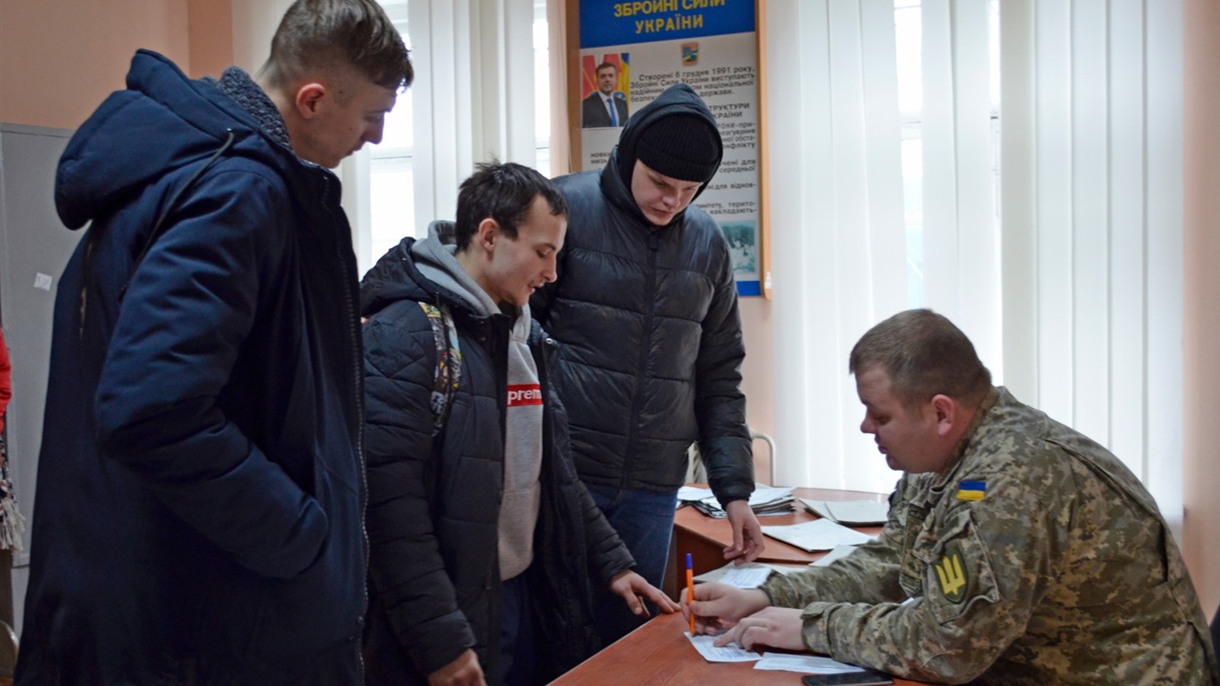 У Жмеринці призовникам роздали близько тисячі повісток