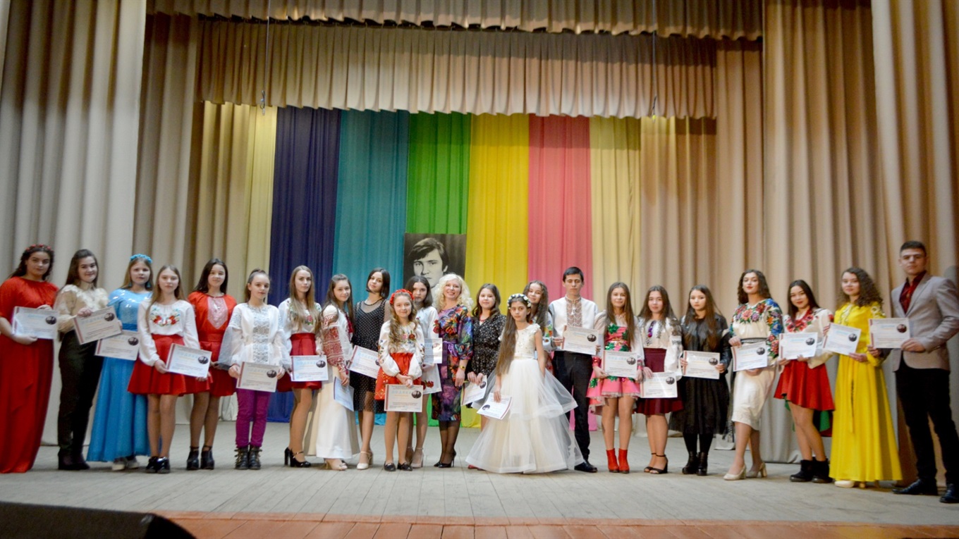 Пісні Володимира Івасюка співали у Кіцмані під час конкурсу. Фоторепортаж