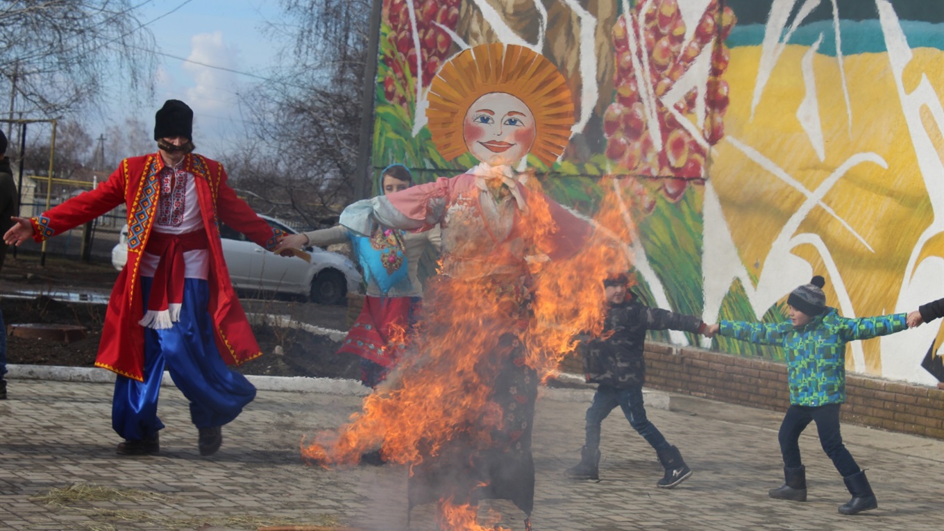 Як троїчани Масницю та Колодія святкували