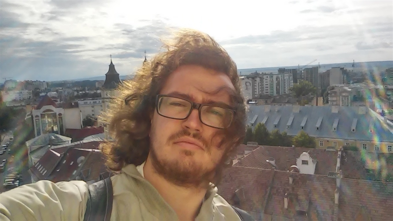 У Корюківку приїжджав письменник-атовець Назар Розлуцький. А запросили його члени молодіжного центру