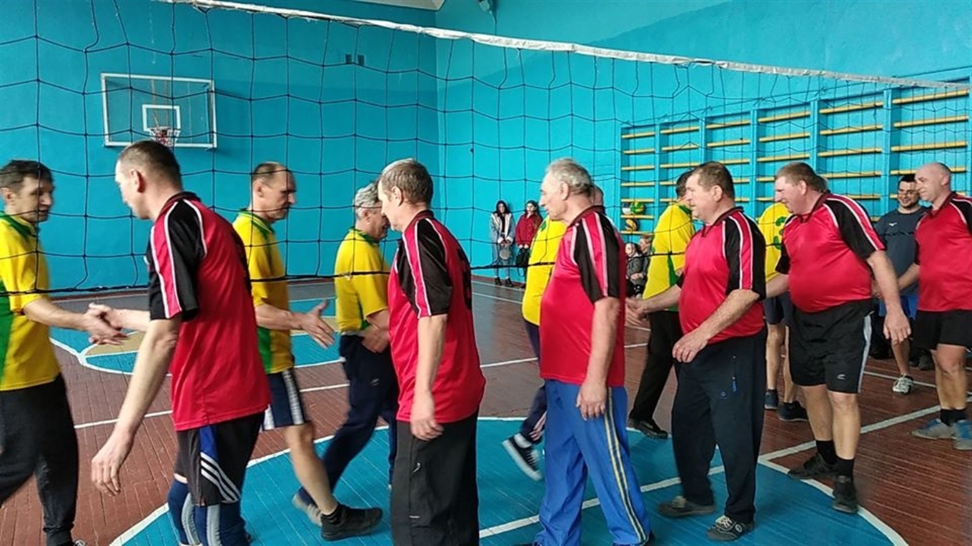 Волейбольний турнір пам’яті Олексія Камінькова: за перемогу змагалися команди ветеранів і молоді