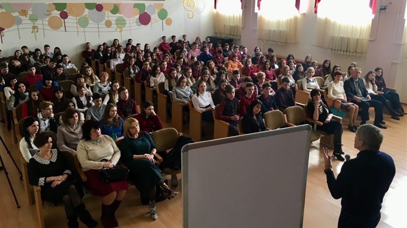 Ігор Насалик провів урок з квантової фізики та інформаційних технологій  у Калуській гімназії