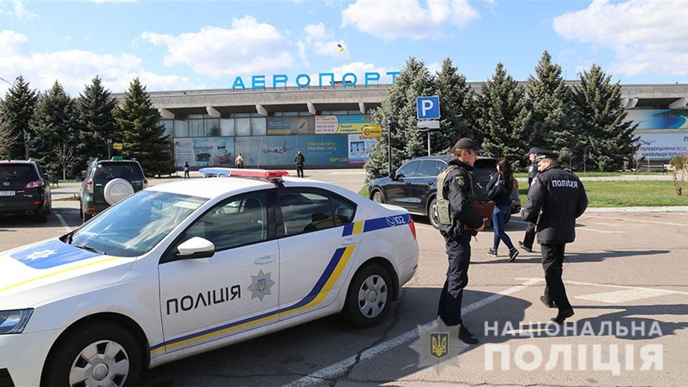 Херсонская полиция не дала вывезти за границу коробки с респираторными масками
