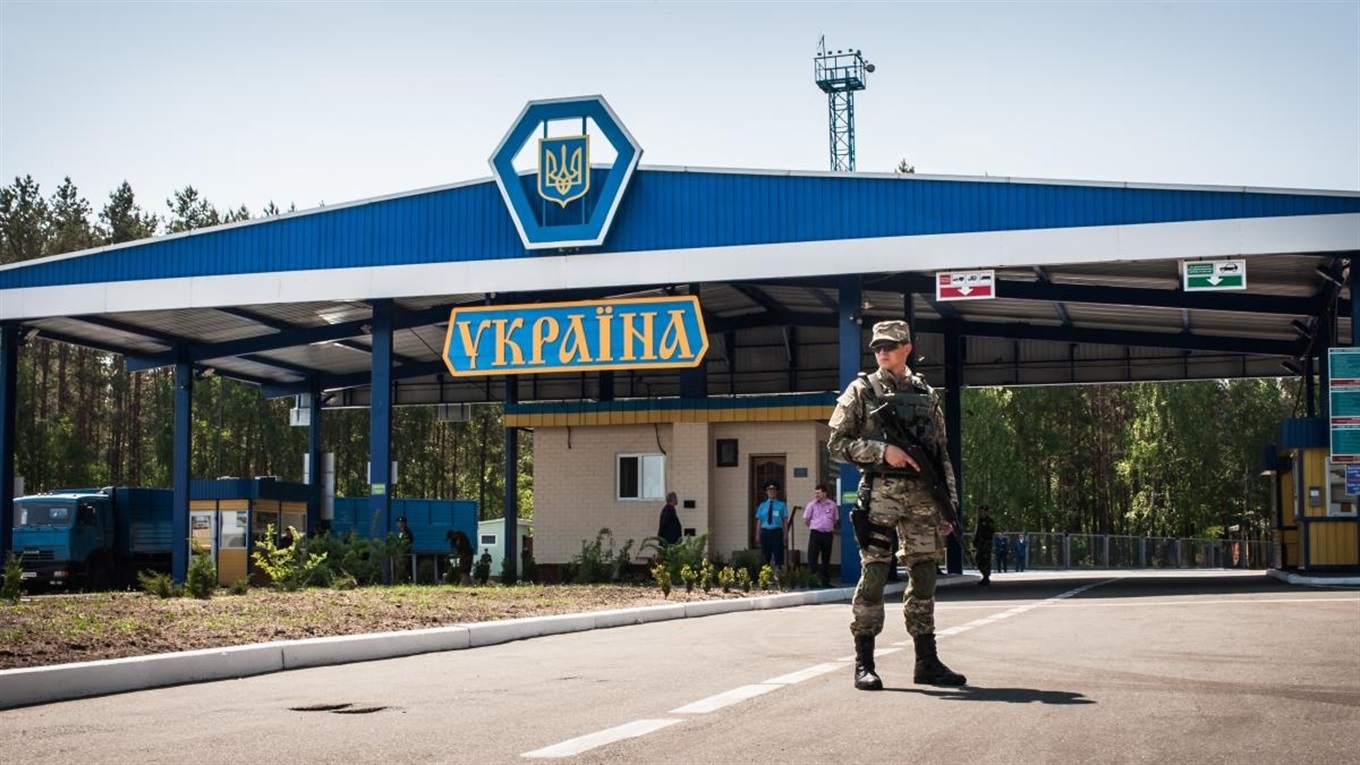 Через коранавірус Україна закриває кордони: що і як відбуватиметься 