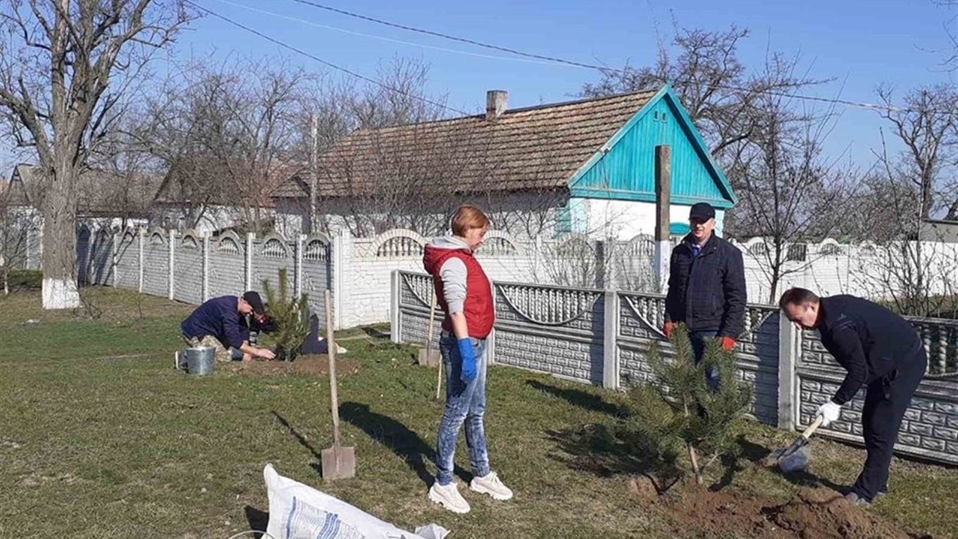 В рамках еко-проєкту “Озеленення України” в Новоолександрівці висадили дерева