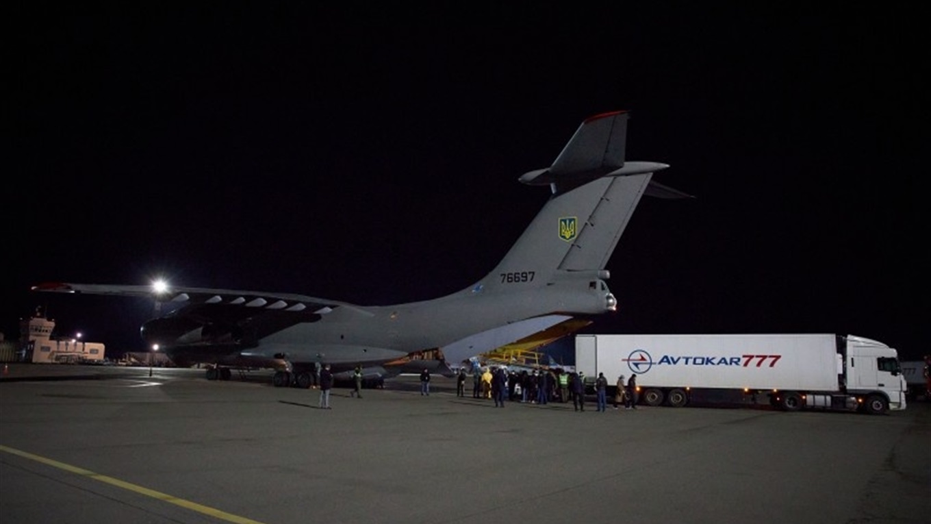 В Україну доставили медичні засоби для боротьби з коронавірусом: що отримала Хмельниччина