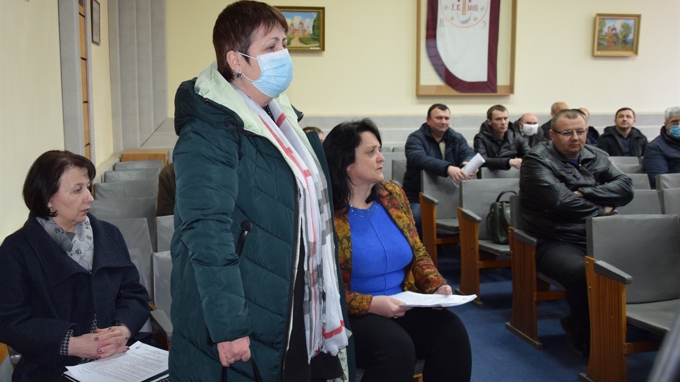 "Нам ніхто нічого не дарує: маски і тести лікарня купує за свої кошти", – директорка ЦРЛ