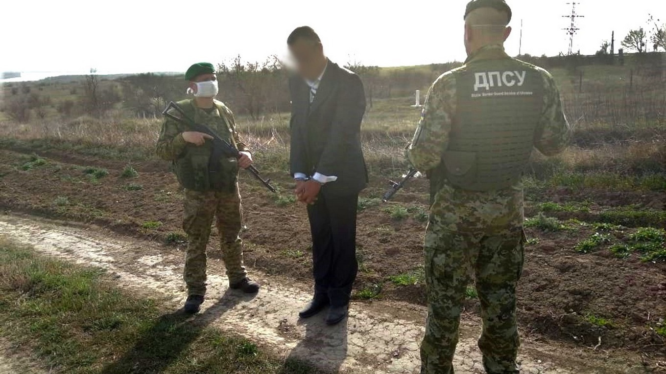 Деловой нарушитель границы: пограничники задержали необычно одетого ренийца