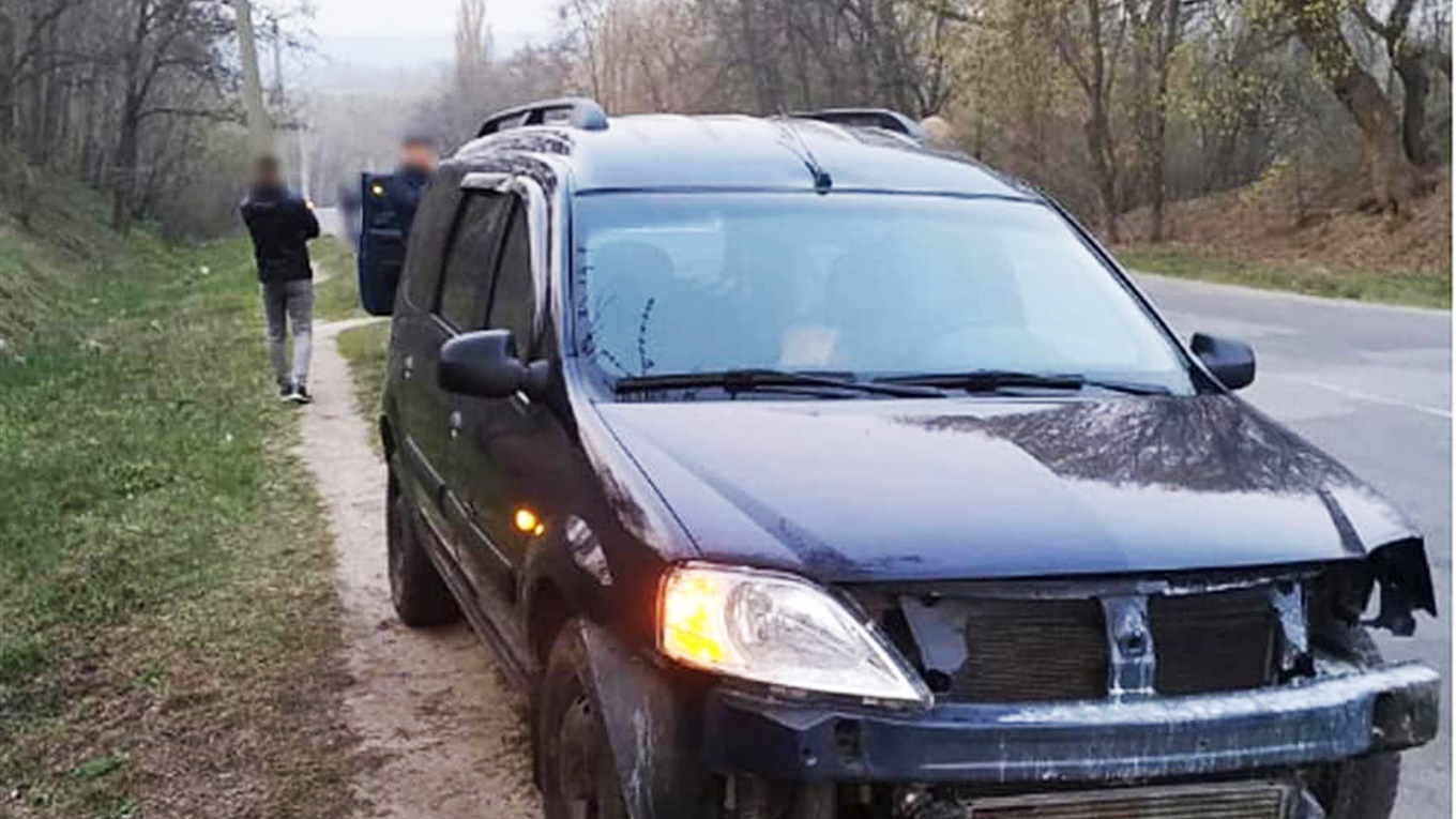 Гадячанин забрав авто погрожуючи зброєю