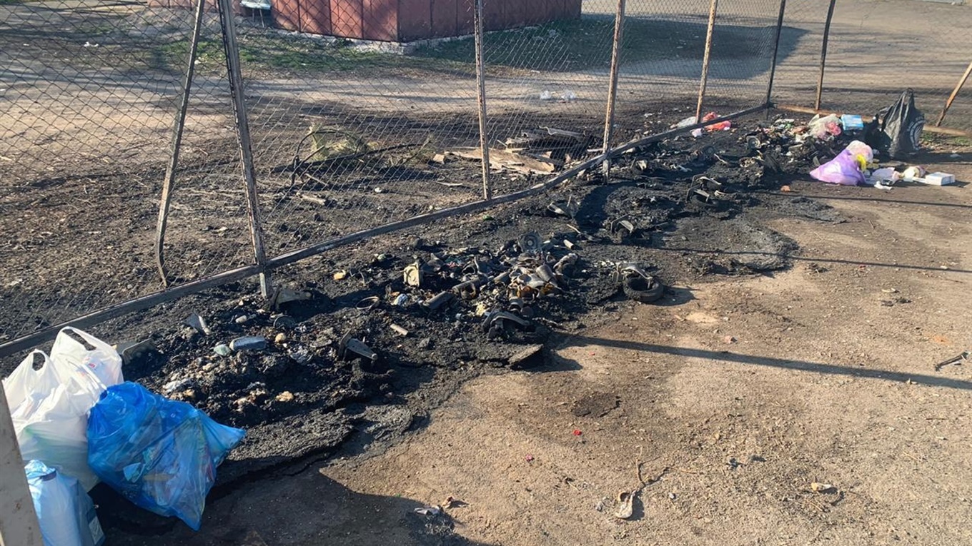 У Волновасі згоріли пластикові сміттєві контейнери: містяни зазнали збітків у 36 000 гривень