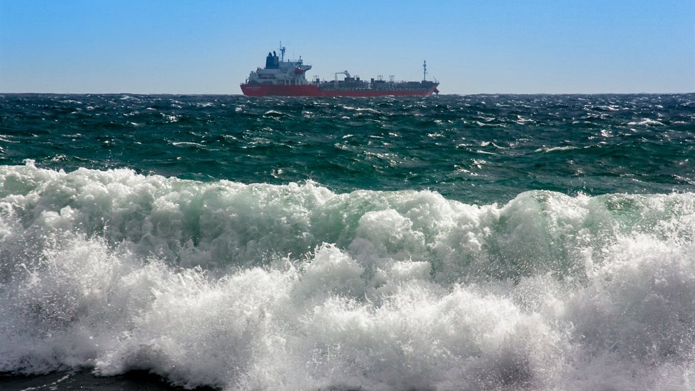 Начато уголовное производство по факту загрязнения нефтепродуктами морской акватории