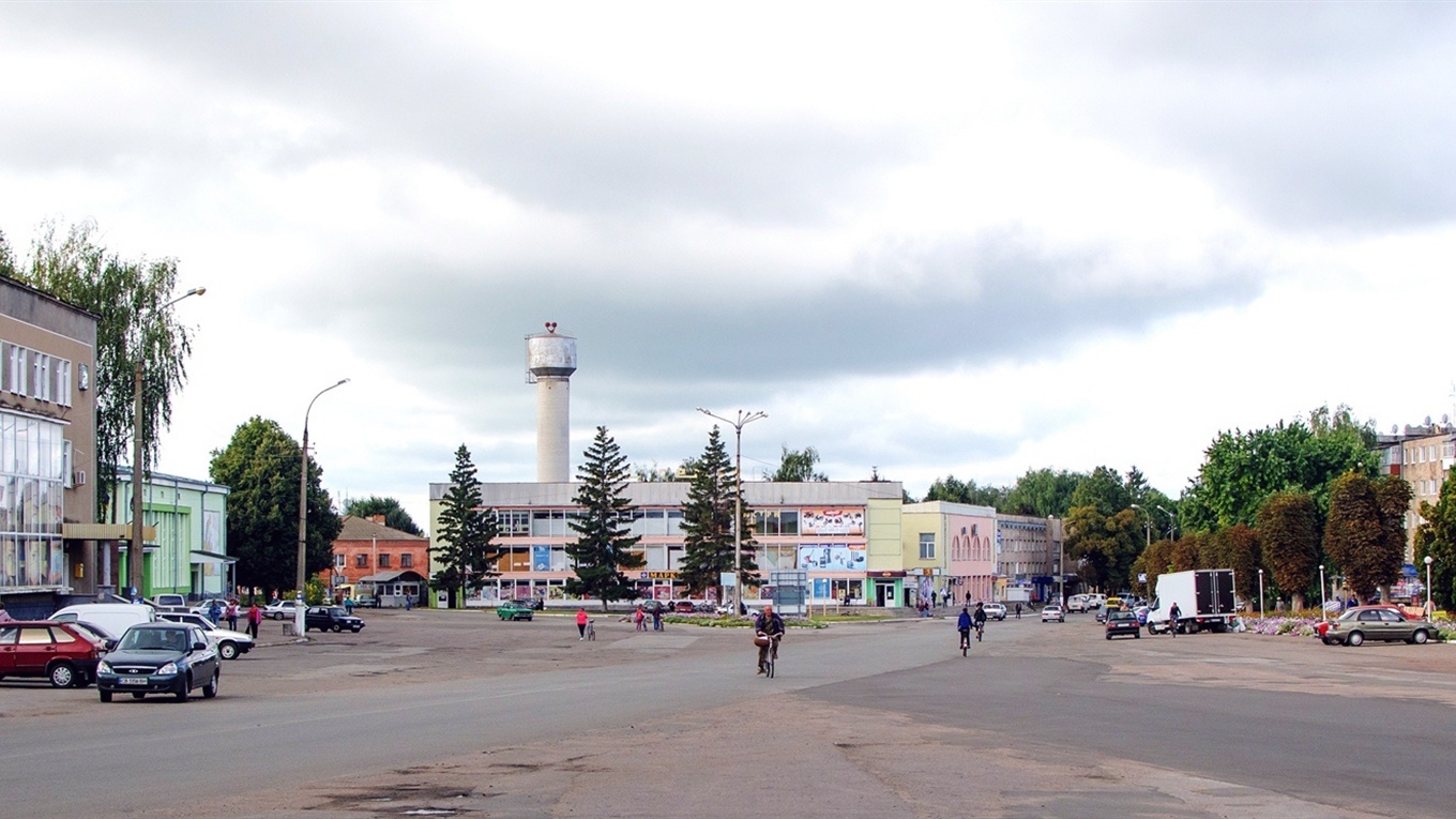 Тихе, зелене та зручне. За що меняни люблять своє місто