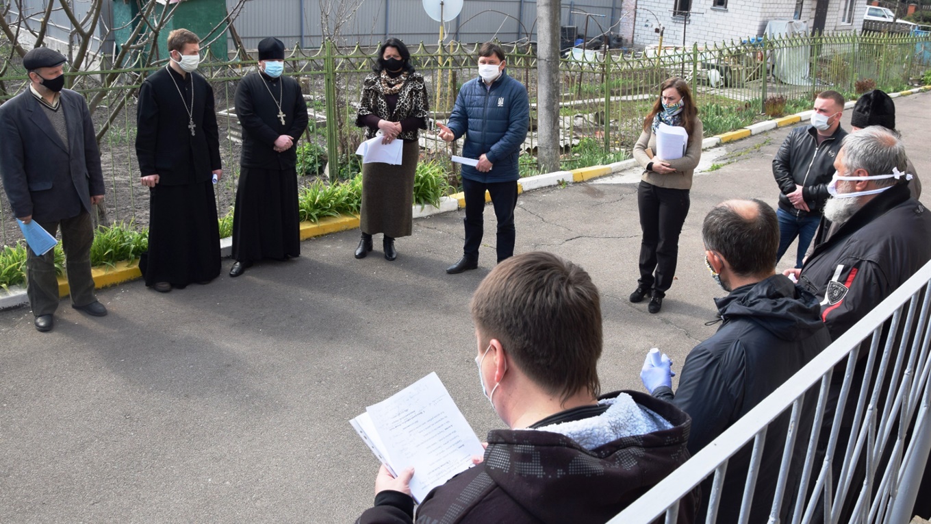 Священнослужителі і влада Переяслава закликають святкувати Великдень вдома