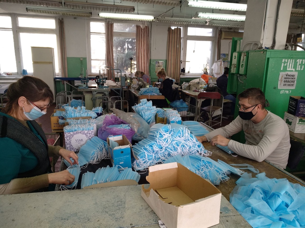 За смену в бахмутском УТОГе нужно пошить, минимум, 230 масок