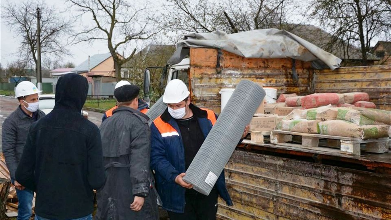 Чужого горя не буває. Погорільцям зі Студеників допомагали односельці та "Нива Переяславщини"