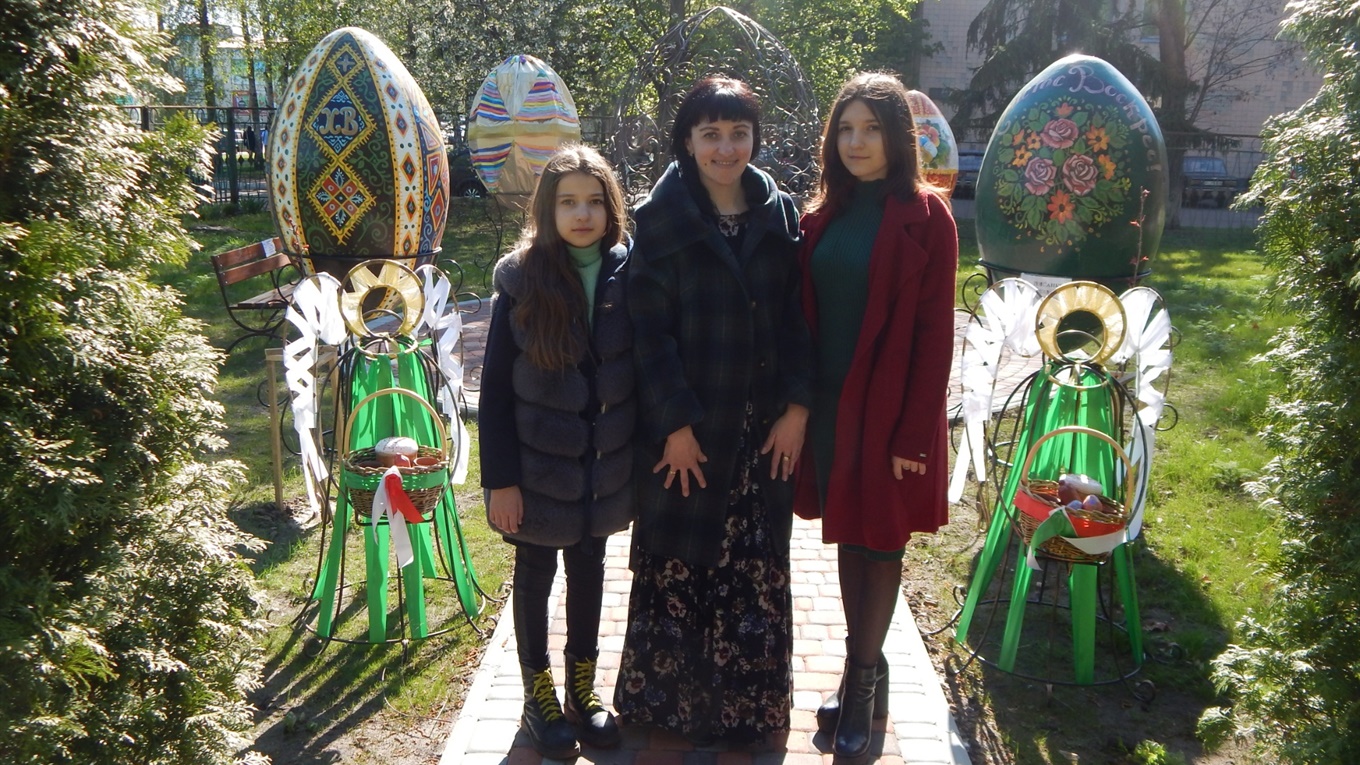 Великодні декорації стоятимуть на подвір’ї храму в Переяславі до Трійці