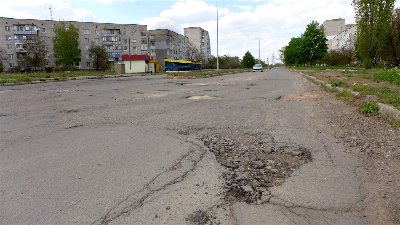 У 2020-му Первомайськ опублікував договорів на ремонт доріг майже на 2 мільйони: порівнюємо з 2019-м