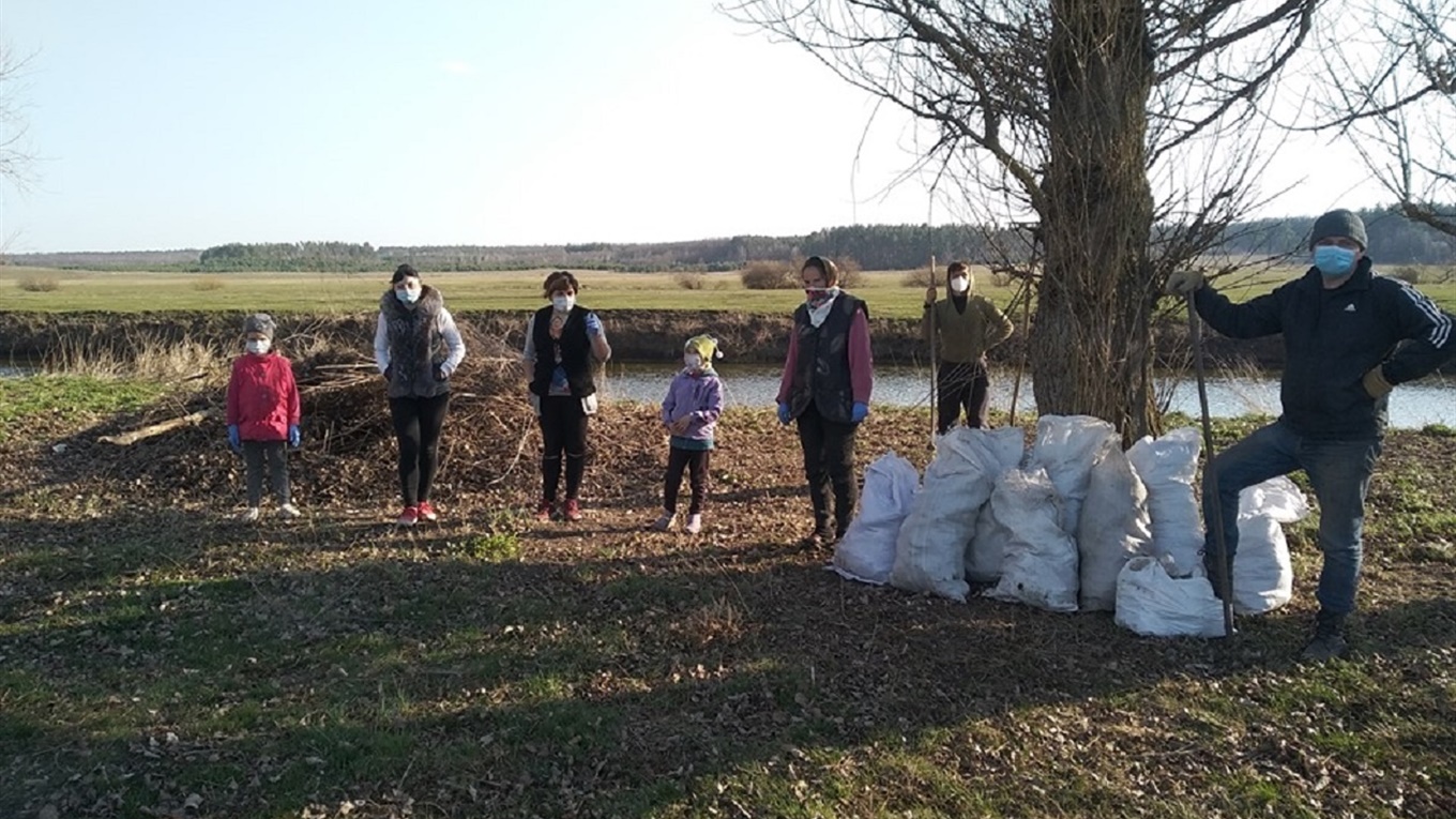 Це не моє сміття, але це моє село, мій ліс: вчитель з Слобідки  закликає не смітити