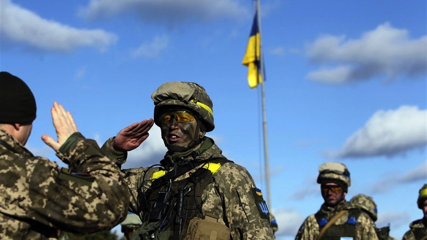 Відмовився від навчання в США та поїхав на передову: історія лейтенанта Анатолія Сємєнєнка