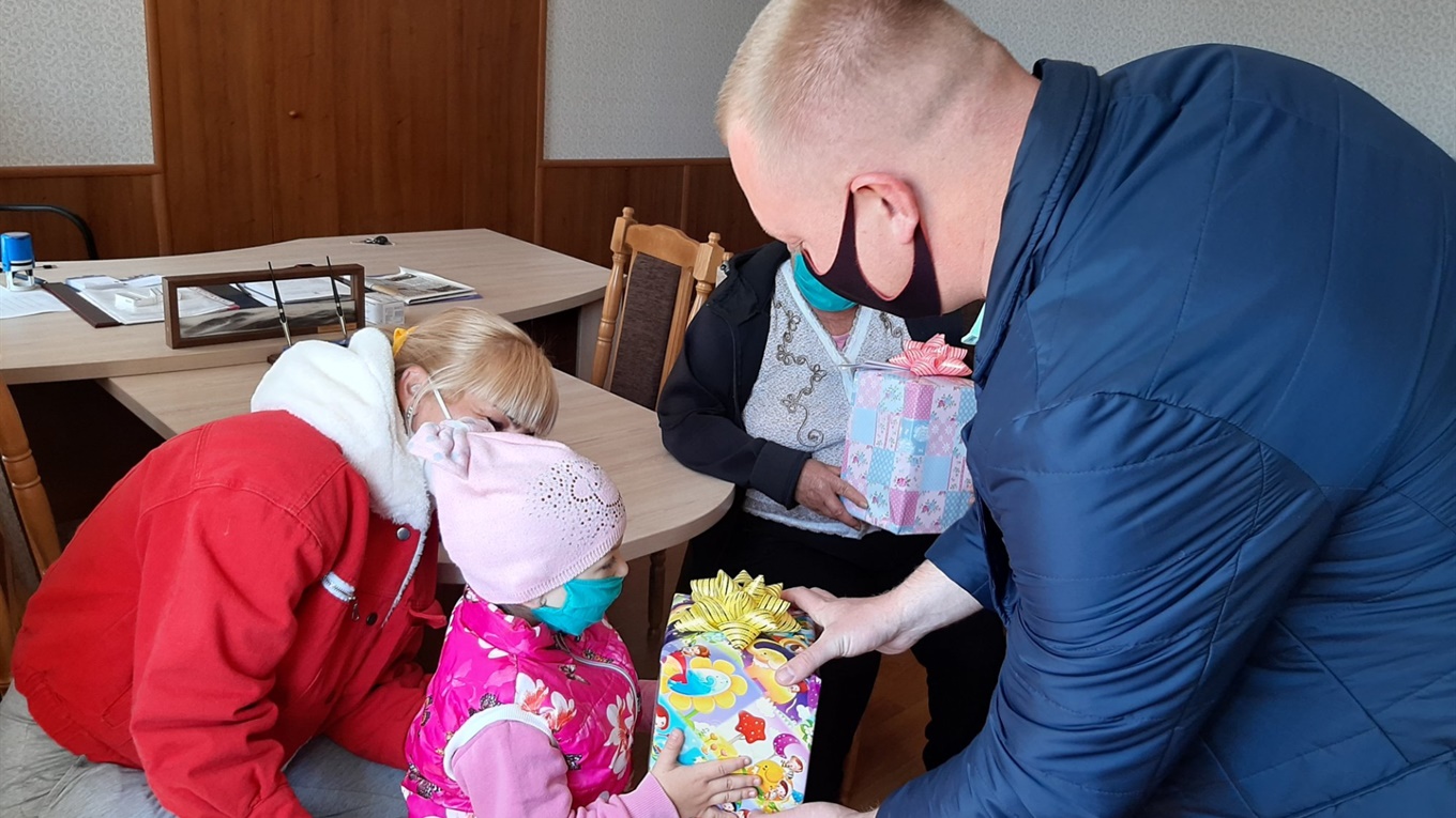 Голова райдержадміністрації зустрівся з матерями, дружиною та дітьми загиблих на Сході