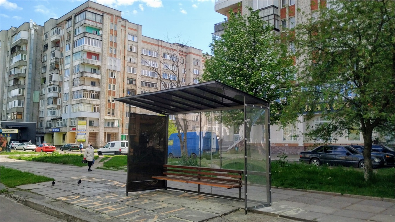 Три автобусні зупинки за 130 тисяч гривень встановлять на вулицях Івасюка і Бандери