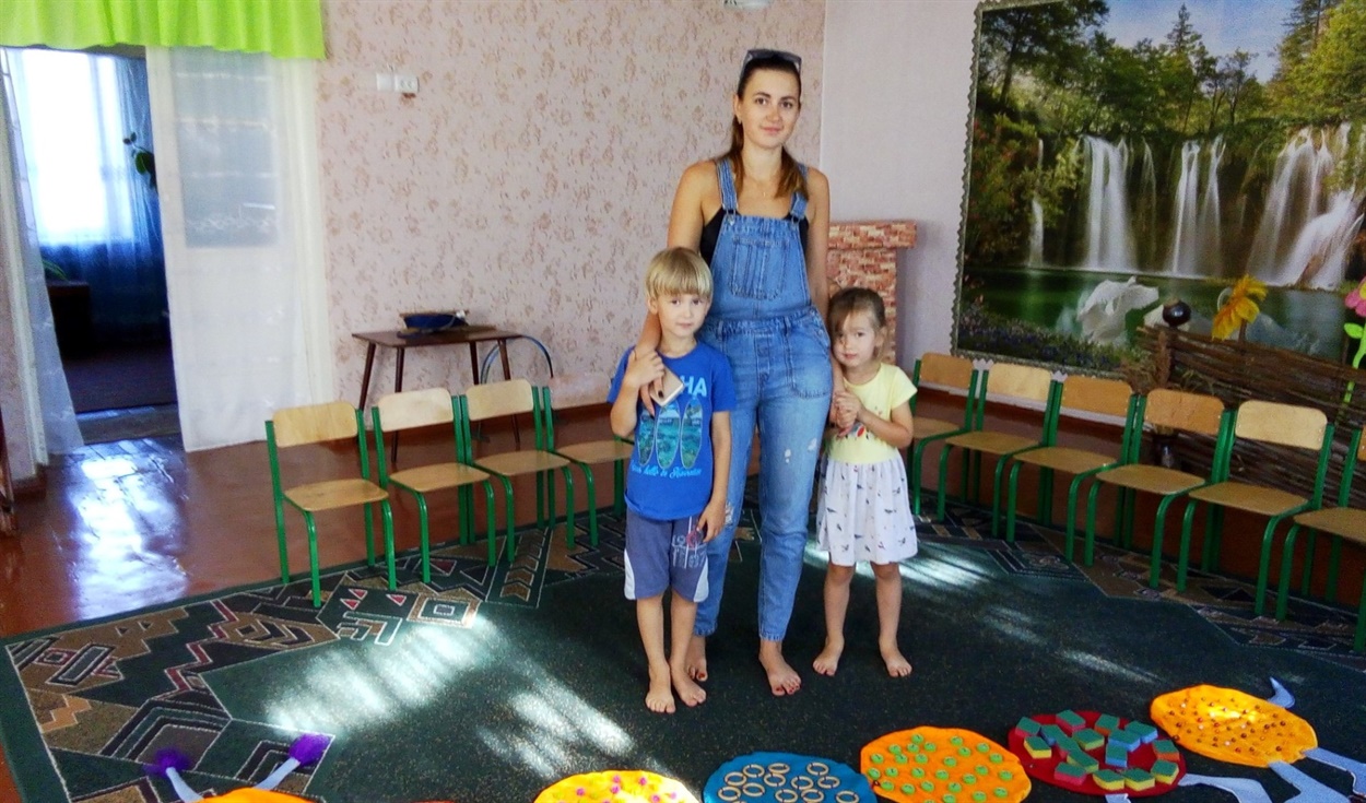 Татьяна сделала для детсада, куда ходит ее сын, интерактивный коврик