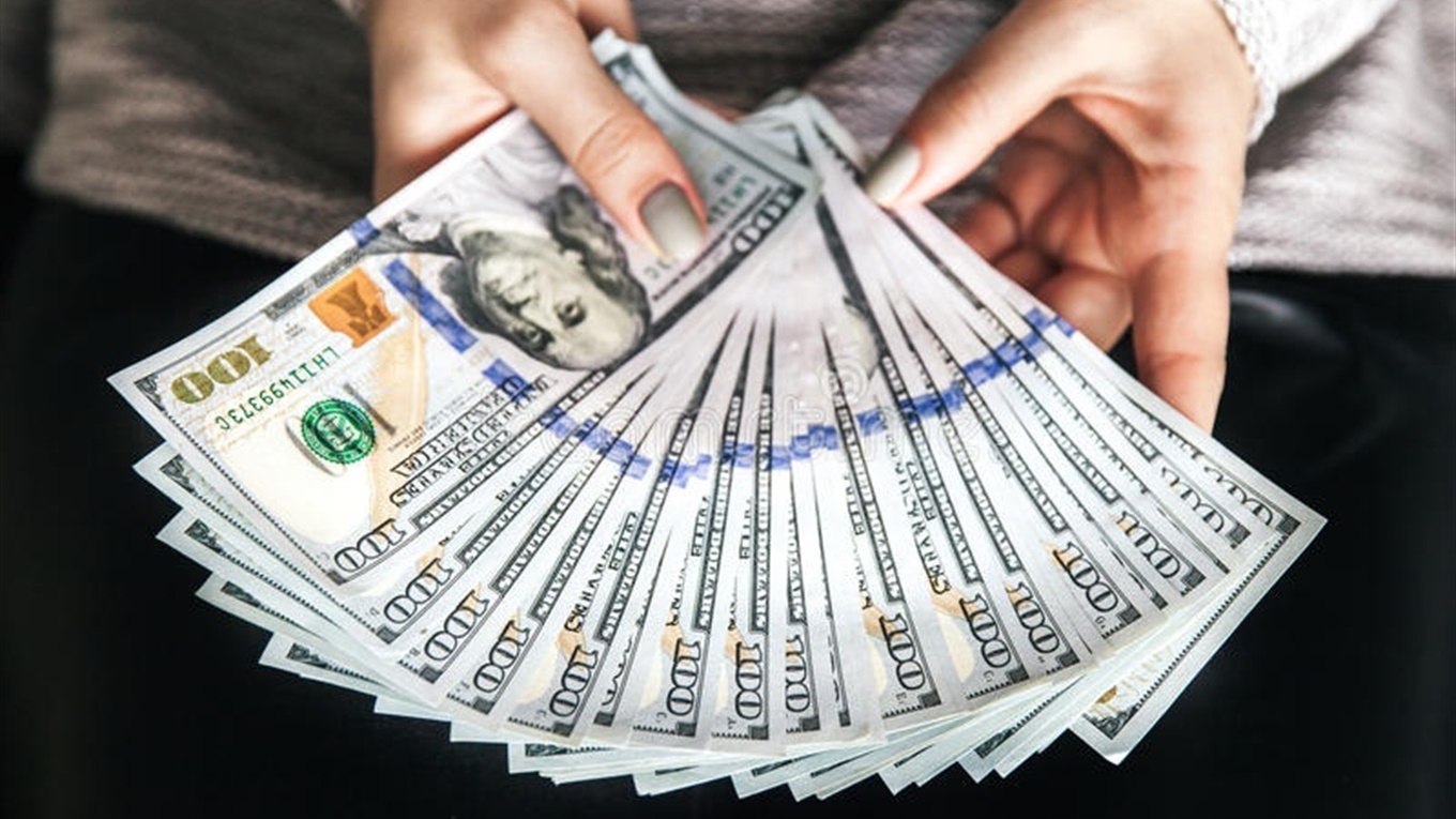 "Шерше ля фам". Фаворитка и.о. Главы таможни Муратова продает должности на таможне. (Документ)