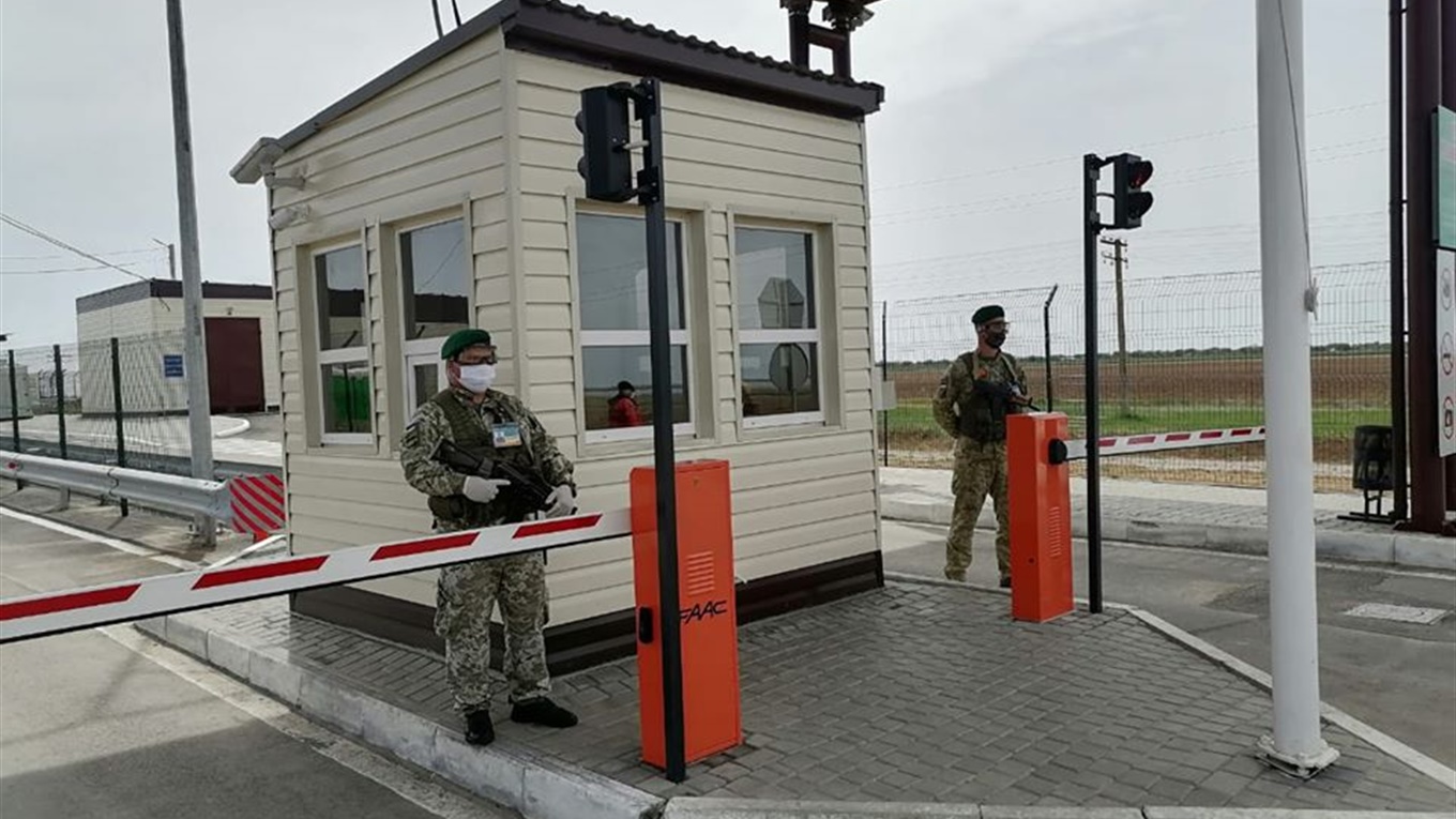 КПВВ на админгранице работают в ограниченном режиме