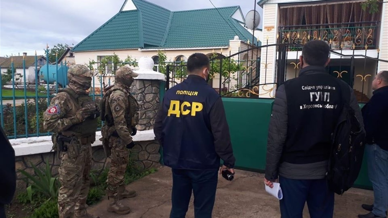 Поліцейські викрили схему рейдерського захоплення сільгосппідприємства у Чонгарі