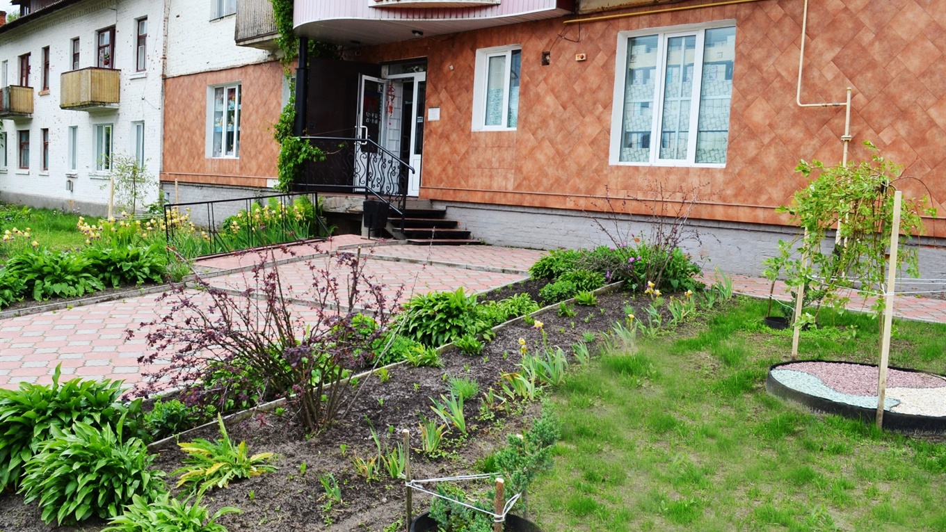 Підприємиця Валентина Тройна з Корюківки закликає своїх колег заквітчувати місто