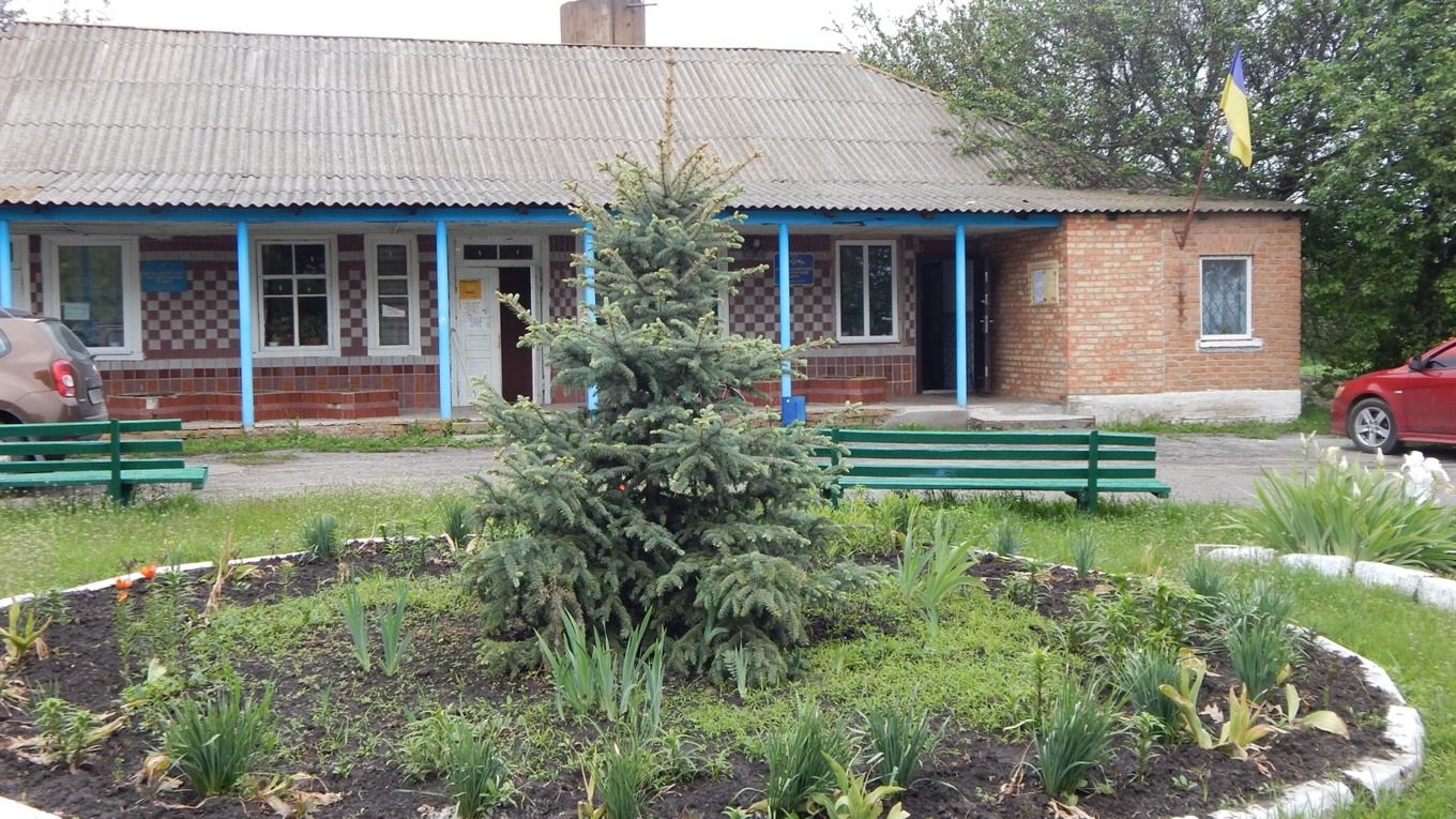 У Сомковій Долині до Трійці вже підготувалися