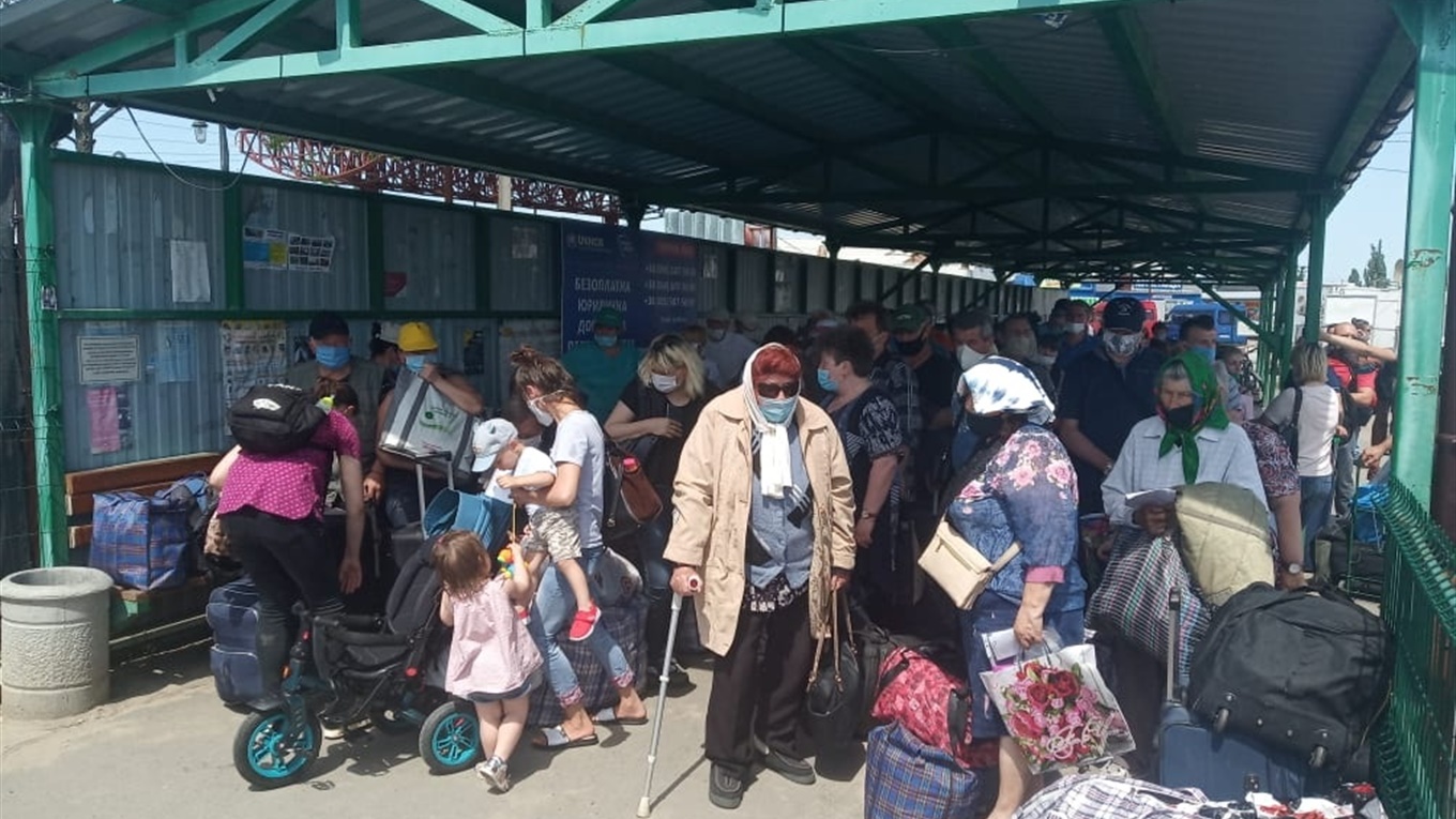 Открытие КПВВ: что на самом деле происходит на пунктах пропуска в Донецкой и Луганской областях