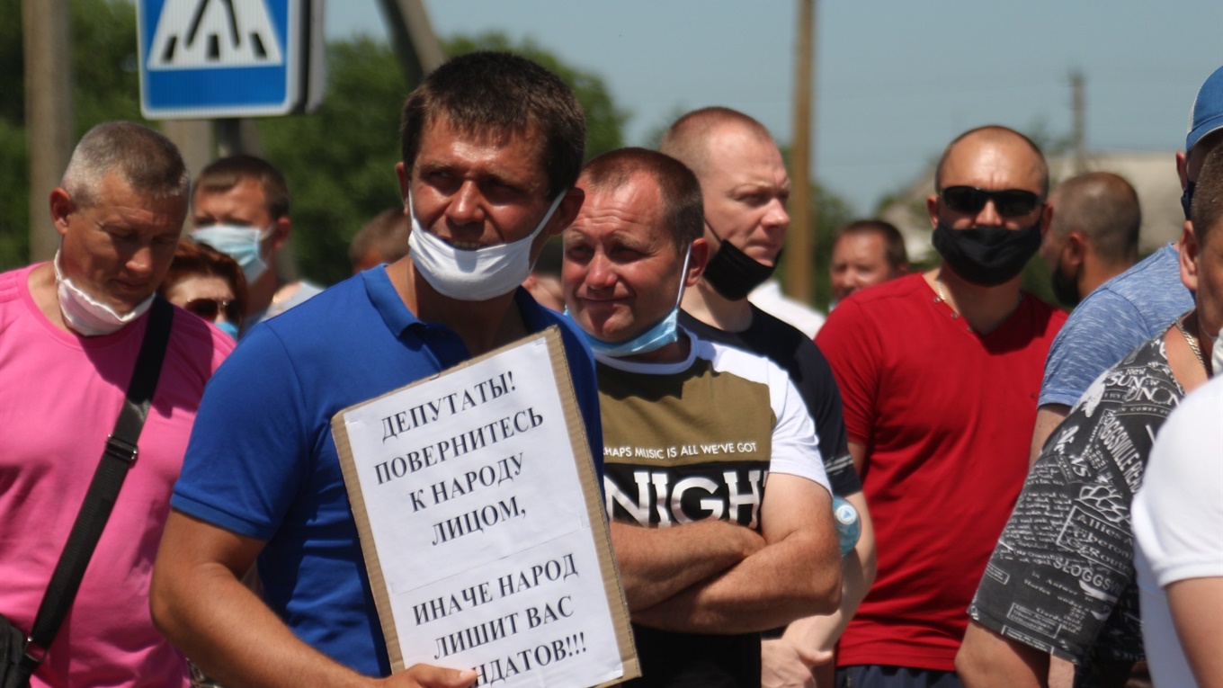 Добропільські гірники пообіцяли пропускати всіх військових під час перекриття доріг