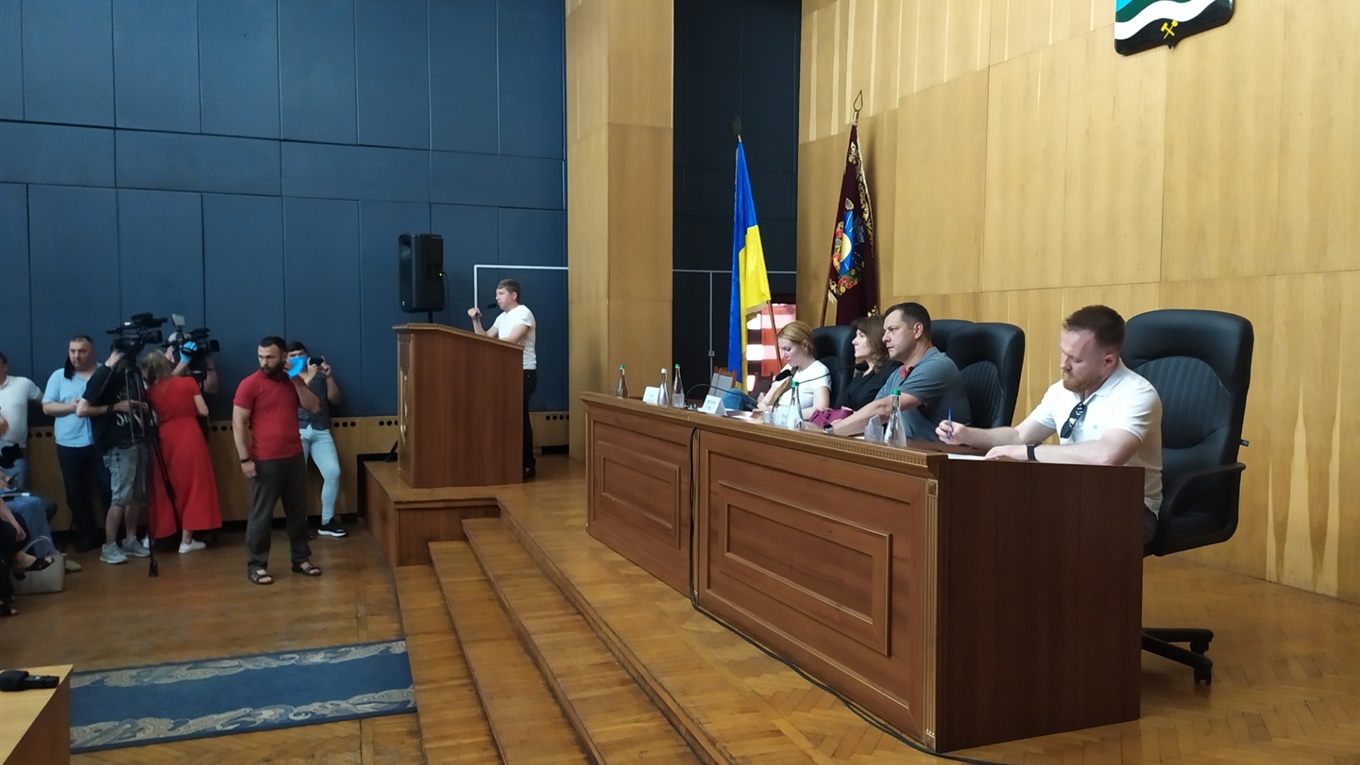 «Йдіть у сраку!» — шахтар з Білозерського звернувся до нардепів цитатою Володимира Зеленського