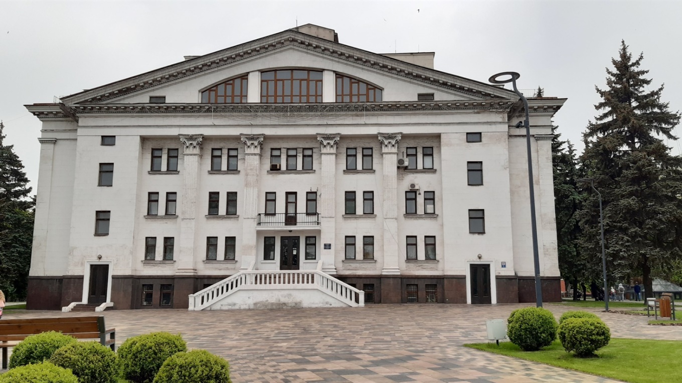 5 вистав у Маріупольському драмтеатрі, які можуть відвідати волновасьці у червні