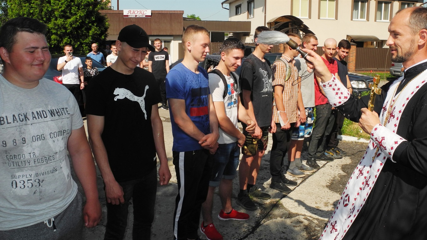 Перших призовників направлять до навчальних центрів на Чернігівщині та Львівщині