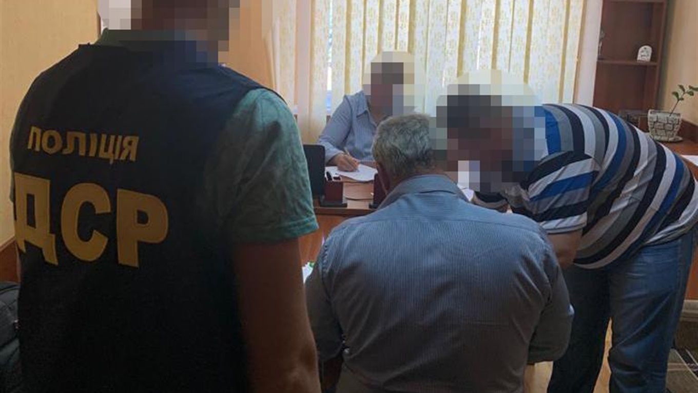 Обласних посадовців підозрюють у привласненні грошей, які виділяли на ремонти електромереж у Лозовій