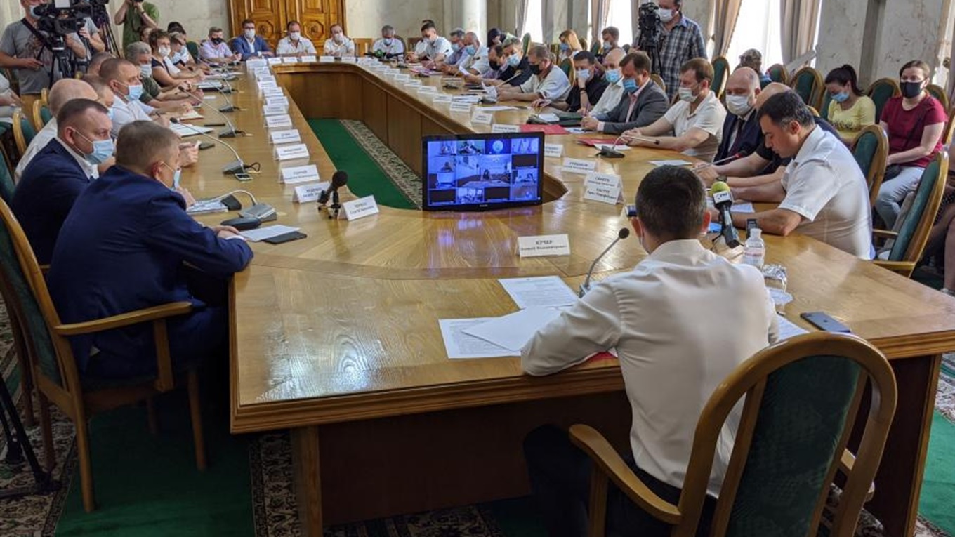 Керівники Лозівської ОТГ вирішуватимуть самі – посилювати чи послаблювати карантин