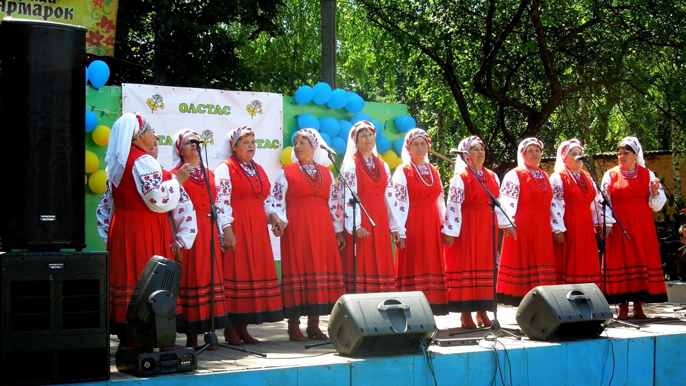 Пісні, танці та комп’ютер. Де меняни можуть розвивати творчі здібності